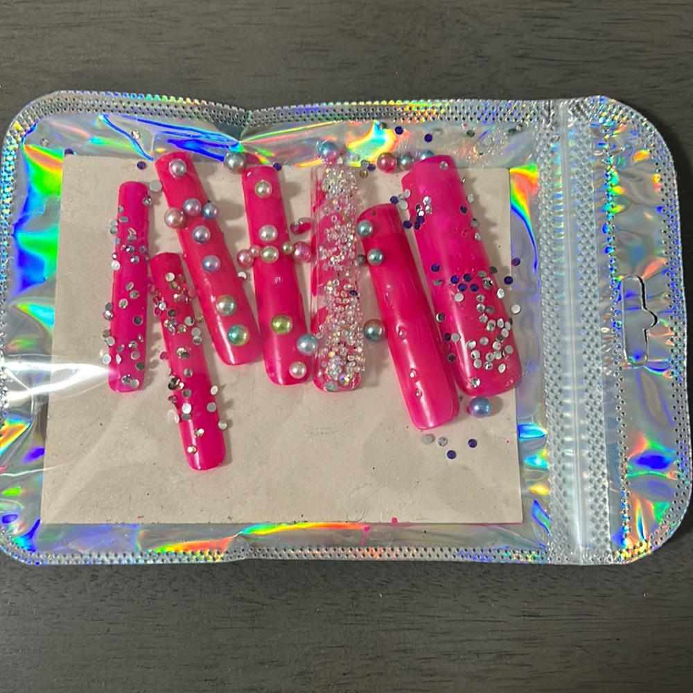 Barbie theme press on nails